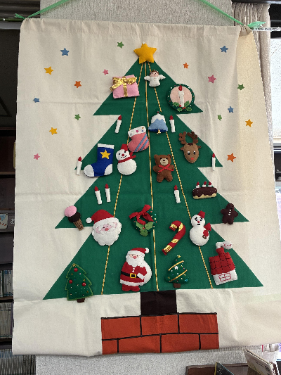 クリスマスツリー（布の遊具）